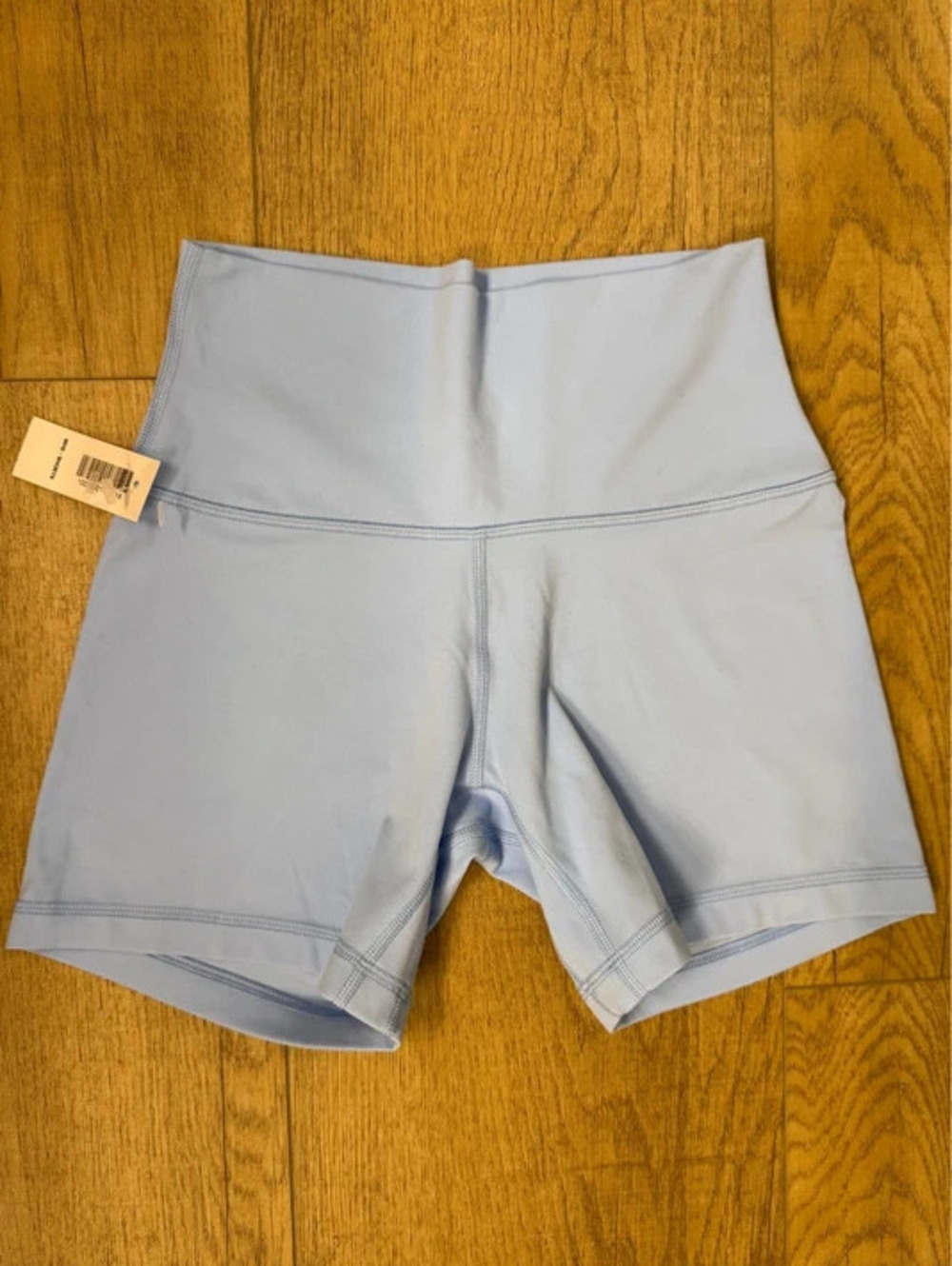 Aritzia Golden Butter Cheeky HR 5” Shorts - Picture 3 of 6